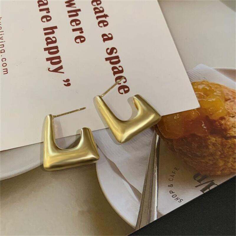 2026 Retro Minimalist Square Earrings Irregular Stud Earrings New Exaggerated Cold Wind Fashion Earring for Women Opening Accessories