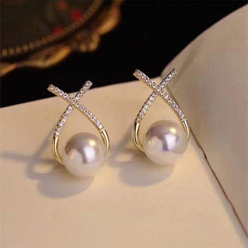 2026 Simple Black White Irregular Polyhedron Pendant Small Earrings 2021 New Girl Unusual Earrings Fashion Korean Jewelry For Woman
