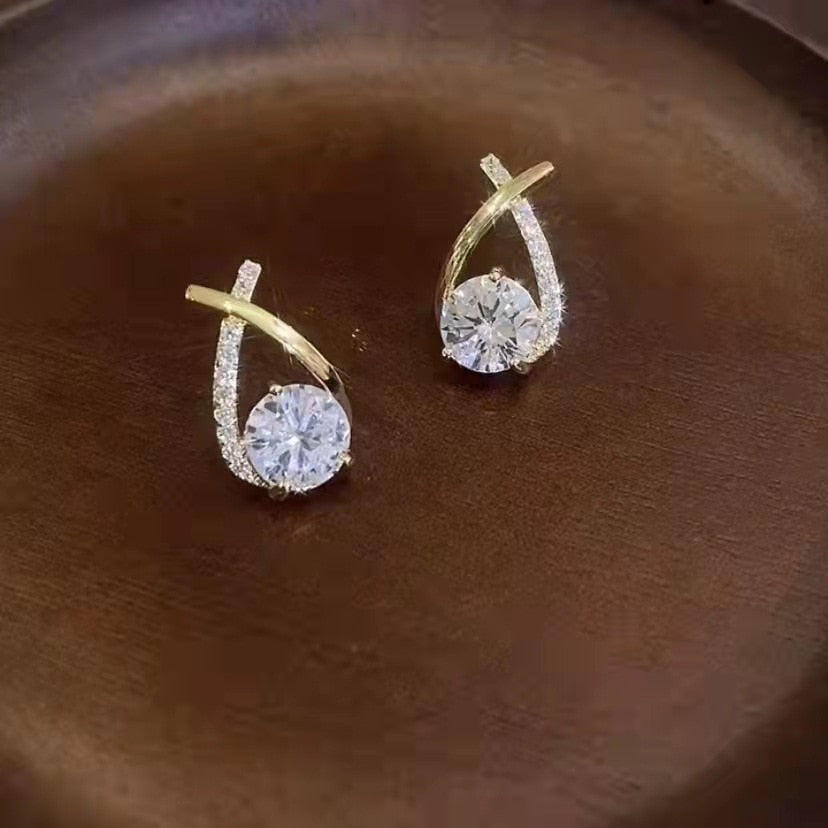 2026 Simple Black White Irregular Polyhedron Pendant Small Earrings 2021 New Girl Unusual Earrings Fashion Korean Jewelry For Woman